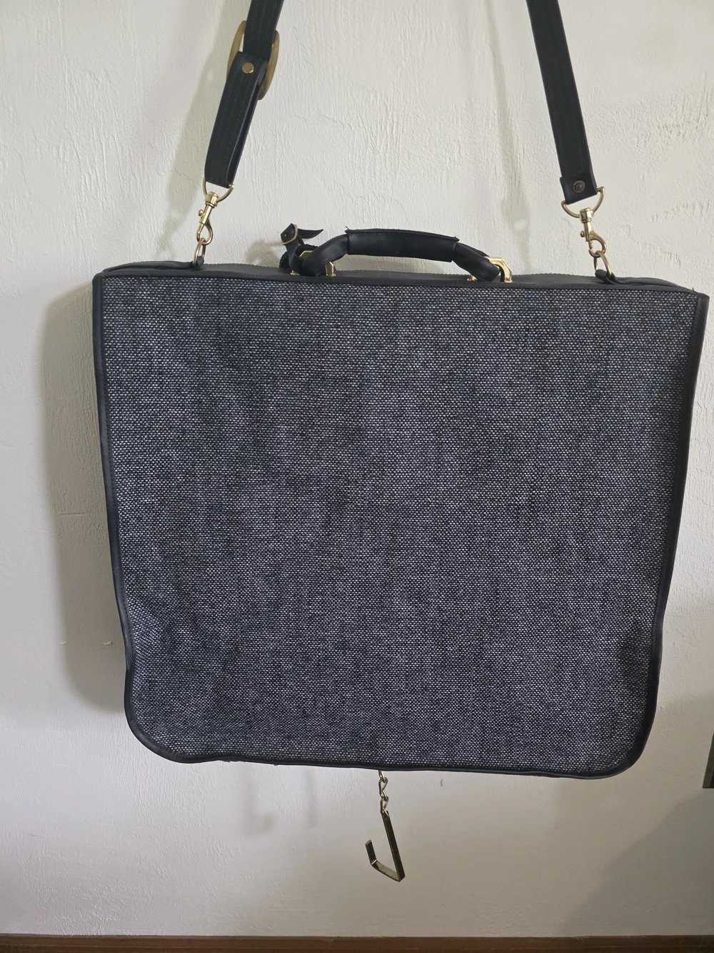 Vintage Fifth Avenue Garment Bag – Travel in Style!